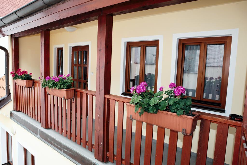 Hotel Pelikan Třeboň Exteriör bild
